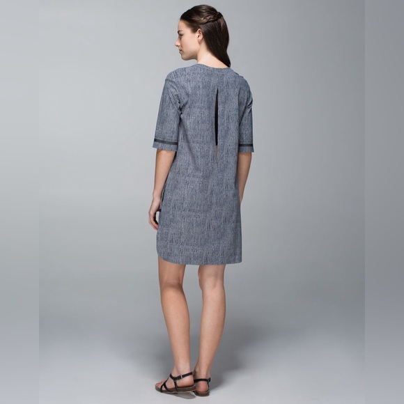 LululemonđFLAWLESS RAREđGet It On Dressâ¨back slit tunicâ¨Burlap Texture Duneâ¨6 - Picture 2 of 16